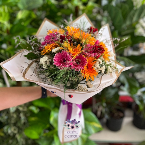  Antalya Çiçek Siparişi Kucak Dolusu Mevsim Buketi