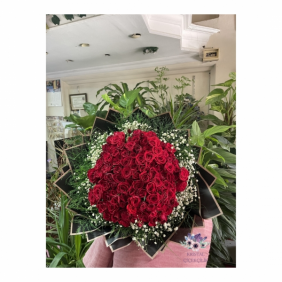  Antalya Çiçekçiler 101 Kırmızı Gül Buketi (Siyah)
